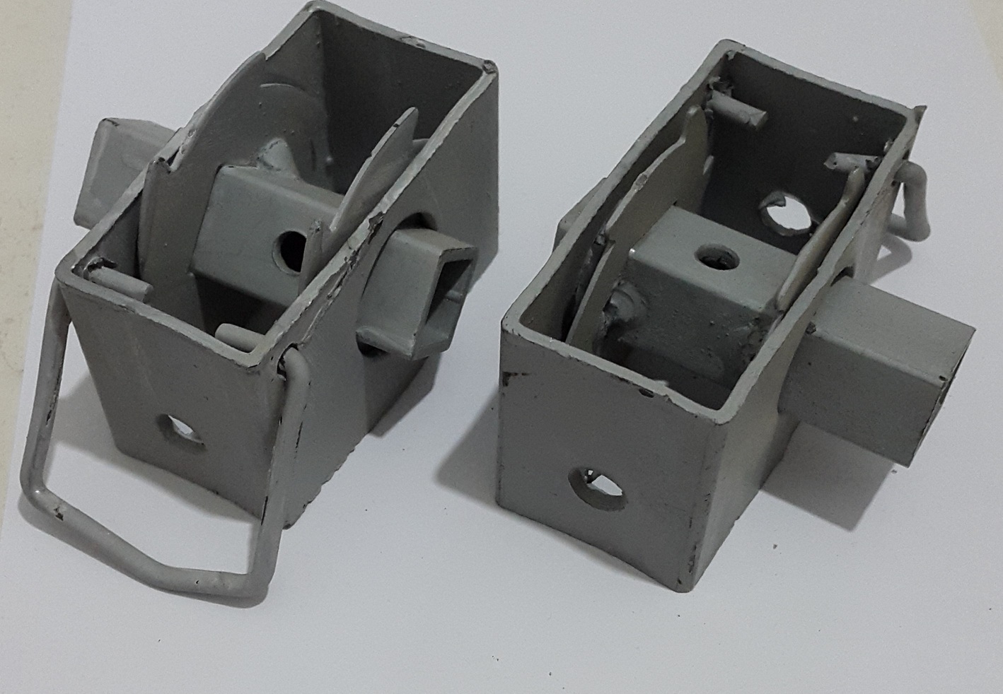 سیم جمع کن اهنی با قابلیت جوش کاری بر روی ستون های اهنی